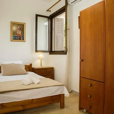 Argyro-triopetra Apartment