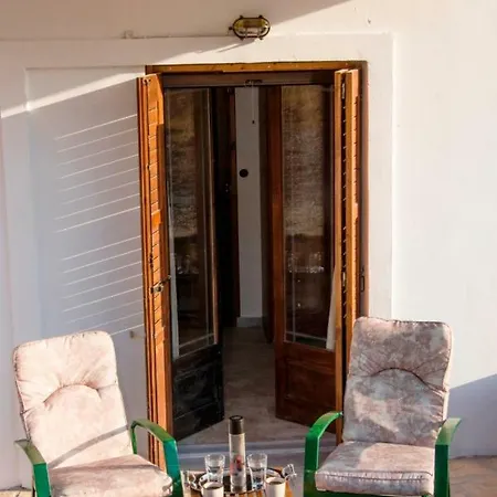 Argyro-triopetra