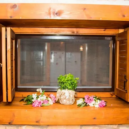 Apartment Argyro-triopetra *