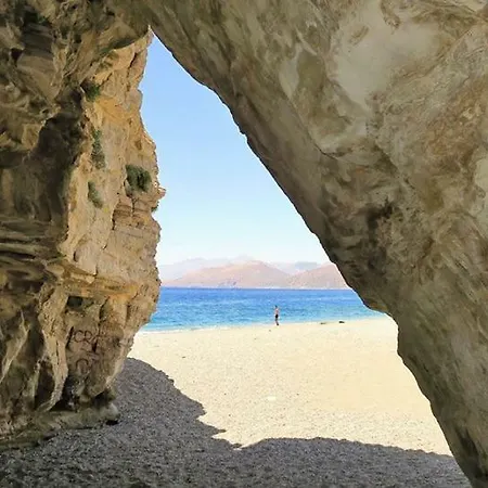Argyro-triopetra