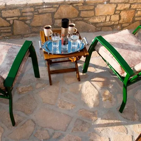 Argyro-triopetra